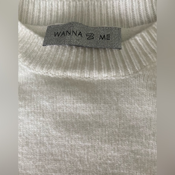 Wanna B me sweater  “hello love” size Large - Picture 4 of 4
